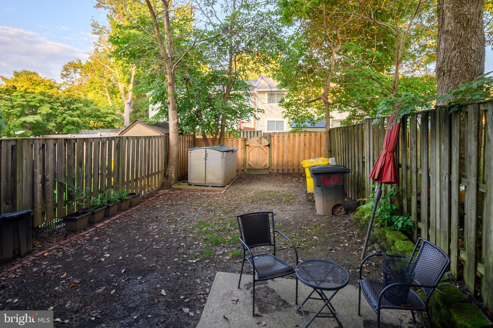 CROFTON MEADOWS - Residential Lease