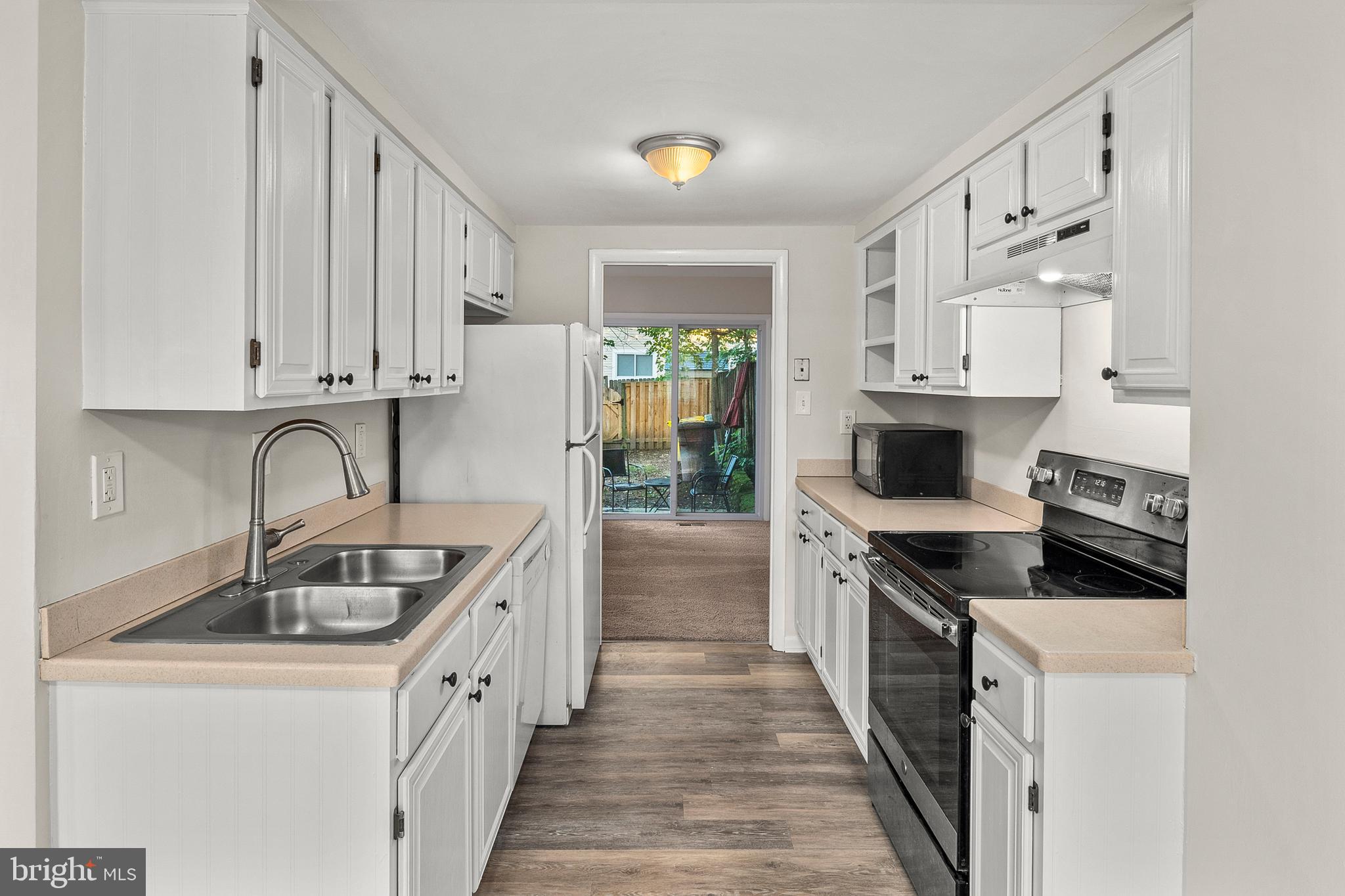 CROFTON MEADOWS - Residential Lease