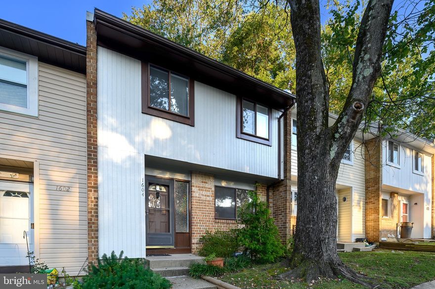 Three-bedroom, two-and-a-half-bath townhome available for rent in Crofton. The main level offers a
living room, dining area, and kitchen with ample cabinet and counter space. The upper level features
three bedrooms, including a primary suite with a private bath. An additional full bath serves the
secondary bedrooms. A half bath is located on the main level. The home includes a private outdoor
area and designated parking. Located in Crofton, This Home has a  Great School System from Elementary through High School while providing  convenient access to Waugh Chapel Shopping, Grocery stores, Restaurants, and Entertainment options. Nearby commuter routes offer direct connections to Annapolis, Baltimore, and Washington, D.C. Landlords prefer Minimum Credit Score of 640 and Income equivalent to 3 Times the Annual Rent.


***Property Features:***
- 3 bedrooms, 2.5 baths
- Living room, dining area, and kitchen on main level
- Primary suite with private bath
- Private outdoor space
- Assigned parking
- Great Schools on All Levels
- Access to shopping, restaurants, and entertainment at Waugh Chapel
- Easy access to Annapolis, Baltimore, and Washington, D.C. commuter routes
- Available and ready for occupancy