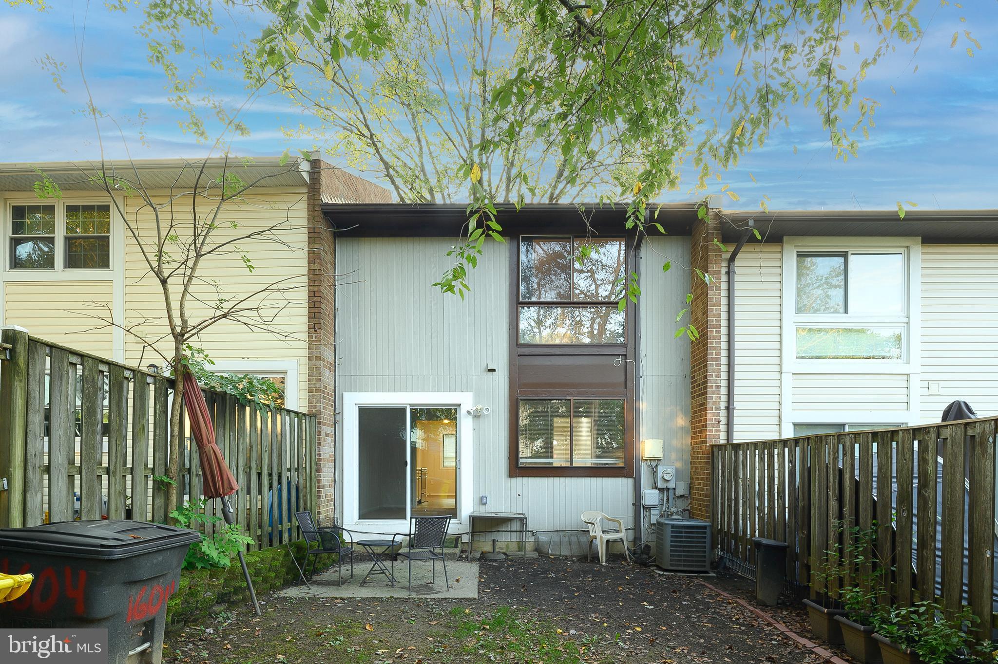 CROFTON MEADOWS - Residential Lease