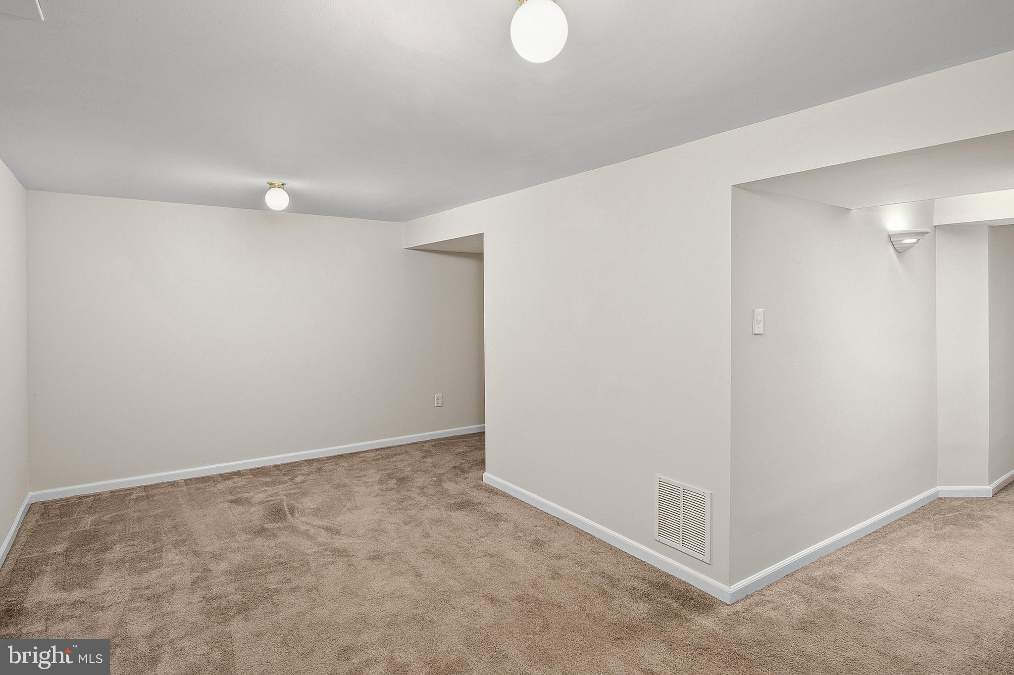 CROFTON MEADOWS - Residential Lease