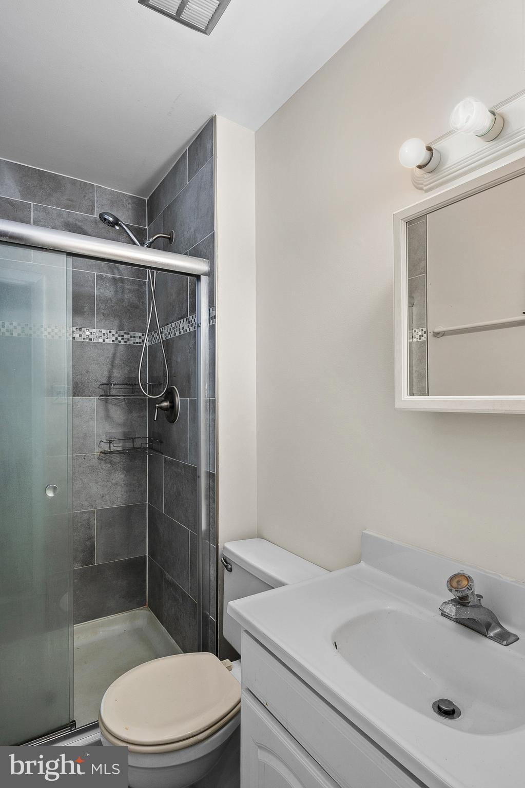 CROFTON MEADOWS - Residential Lease