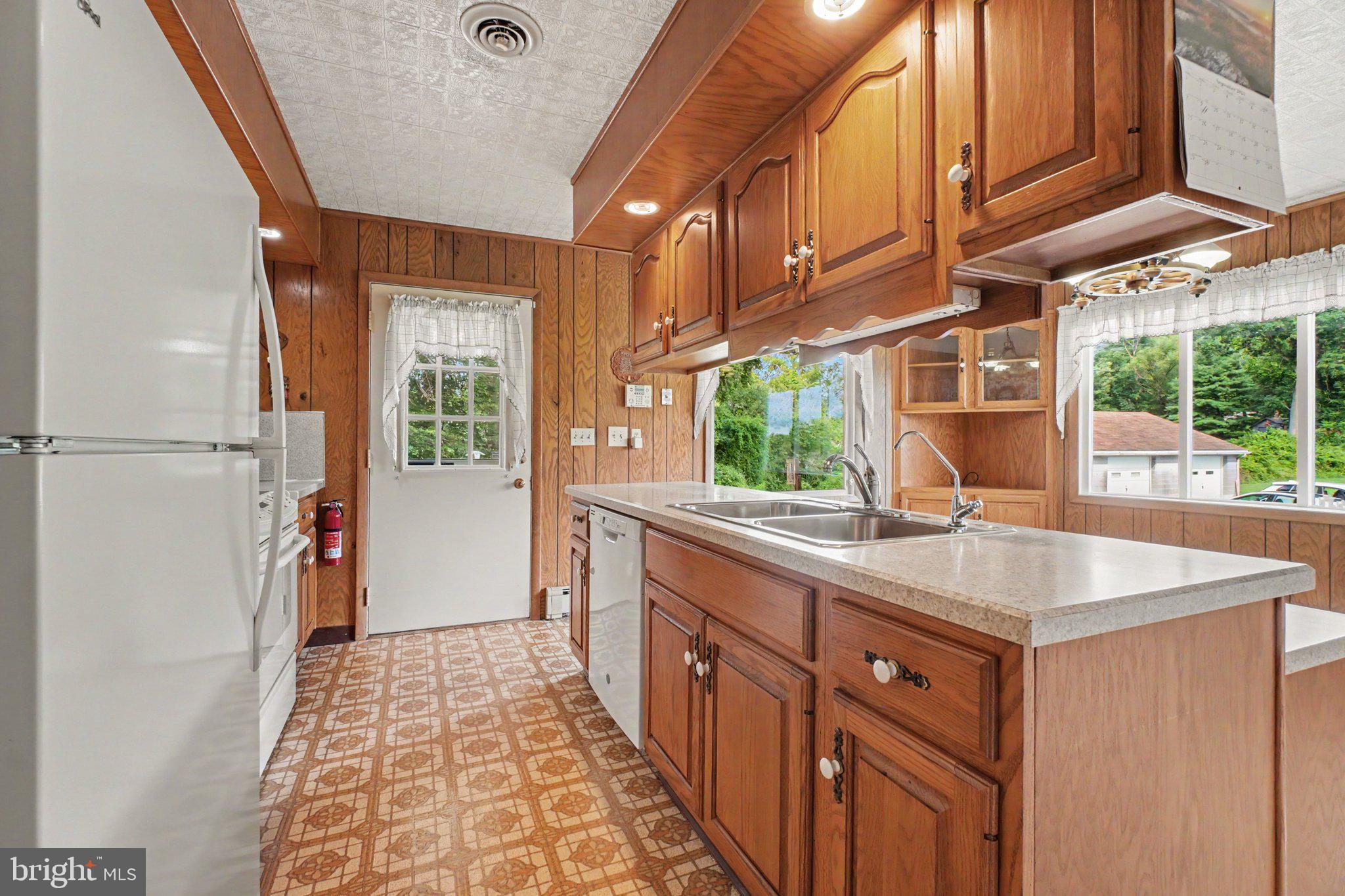 885 MOUNT WILSON ROAD