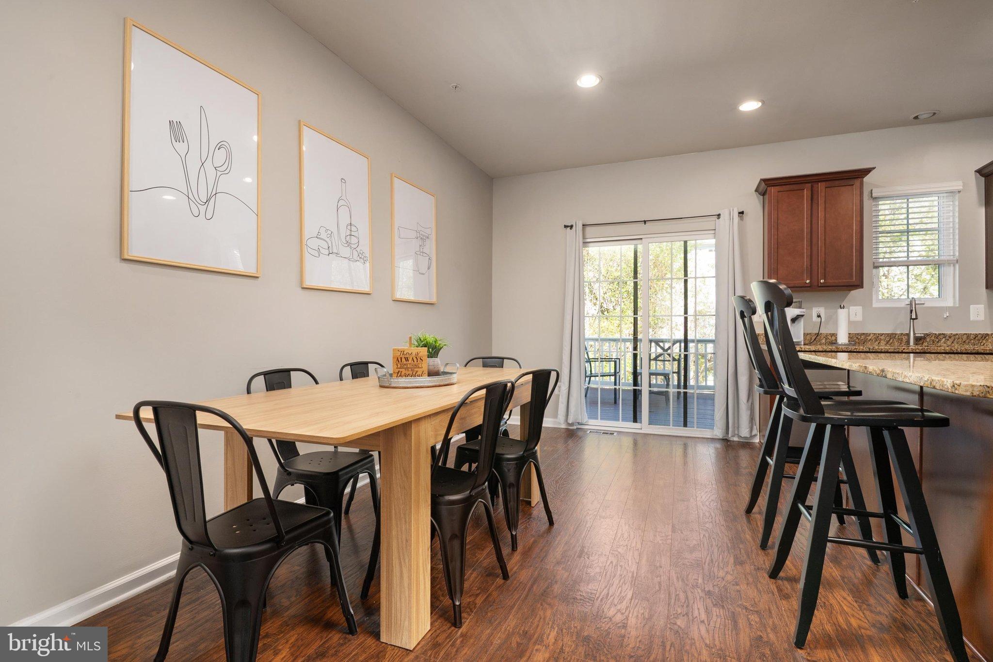 518 KINGLETS ROOST LANE