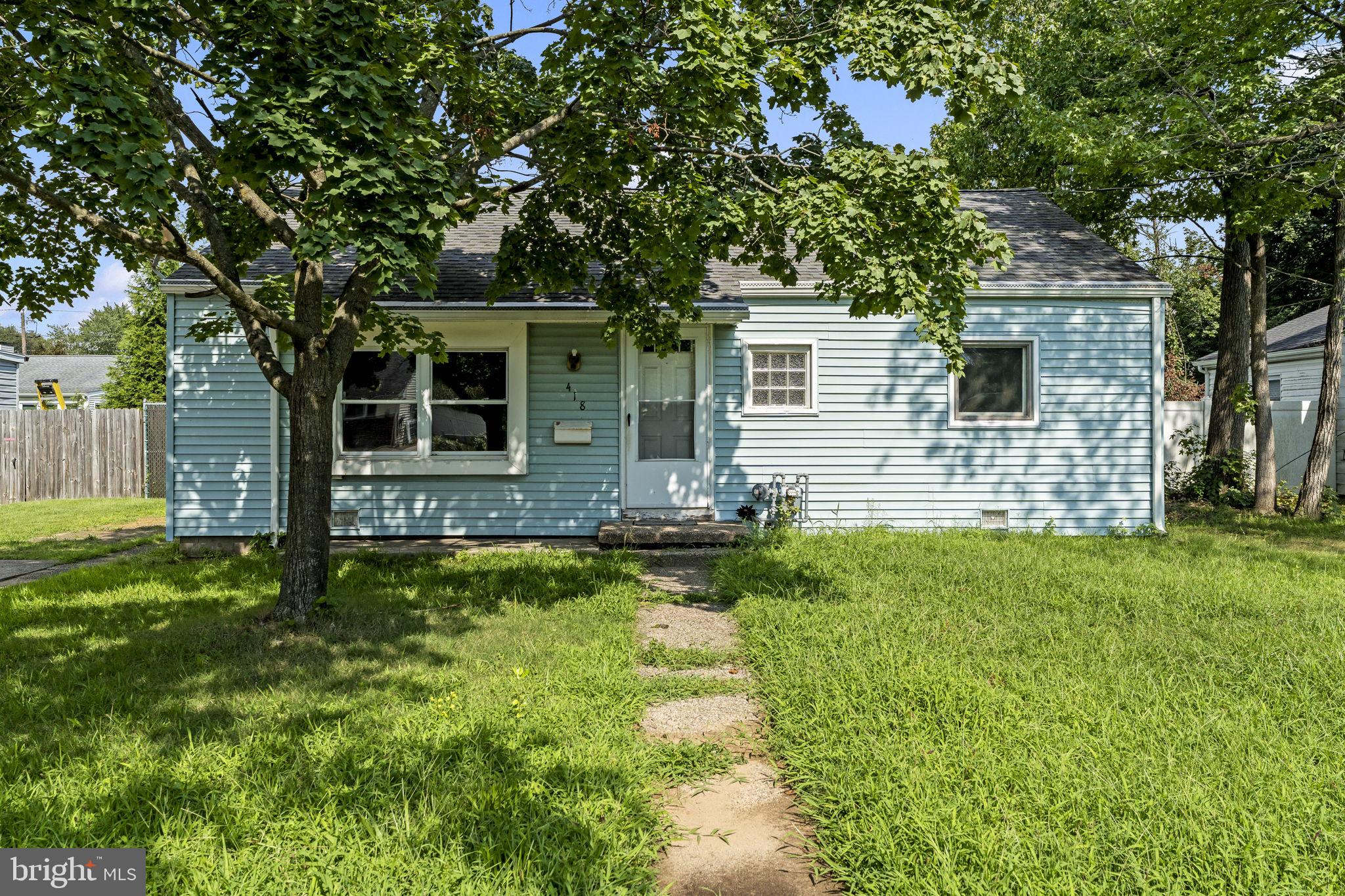 418 IOWA AVENUE