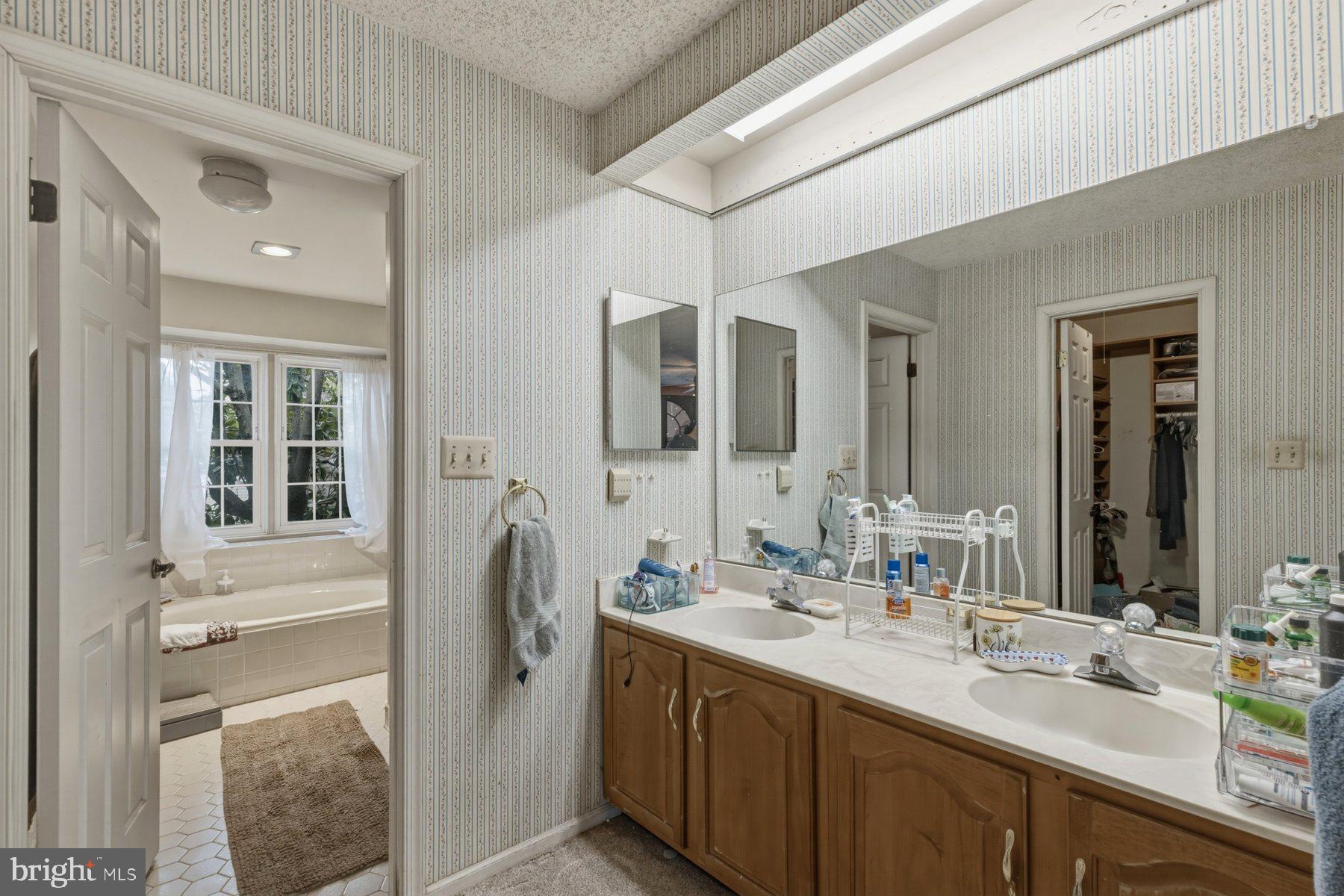 LUTHERVILLE - Residential