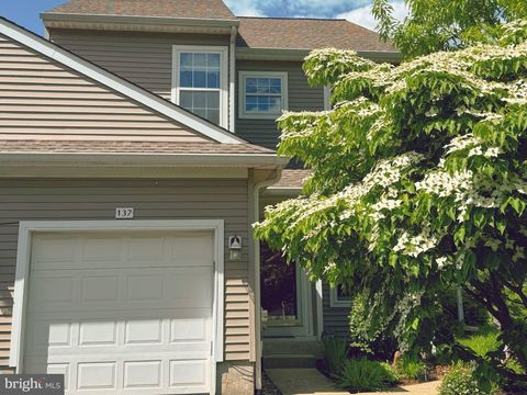 137 HIDDEN HOLLOW COURT 4002 PHOENIXVILLE PA 19460