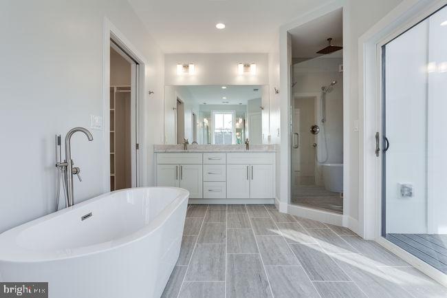 PIMMIT HILLS - Residential