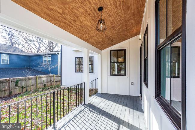 PIMMIT HILLS - Residential