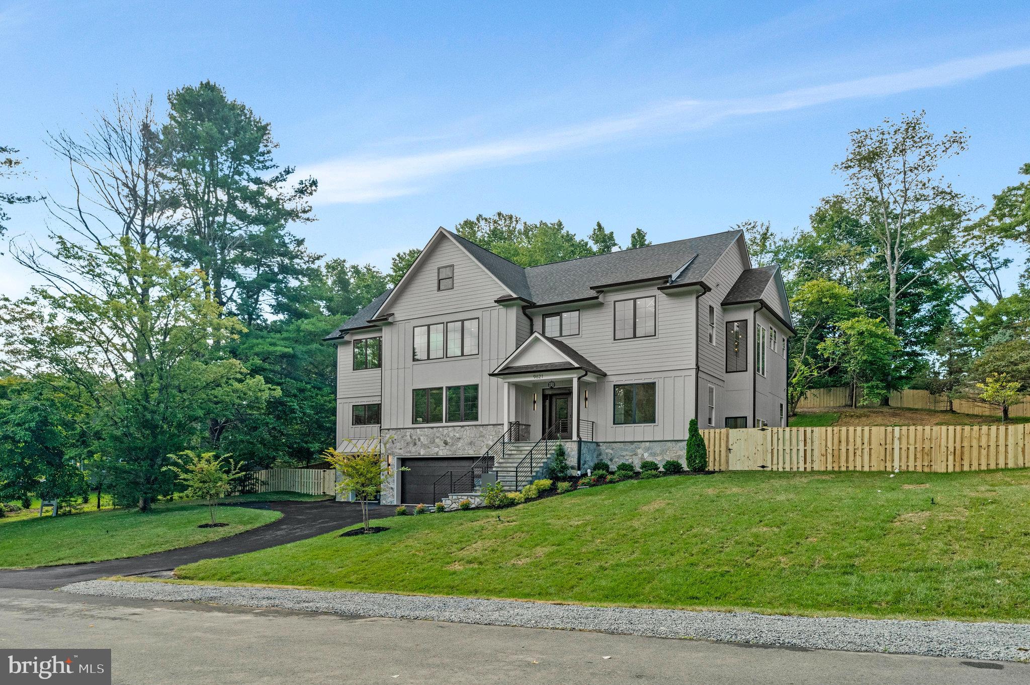 9621 LOCUST HILL DRIVE