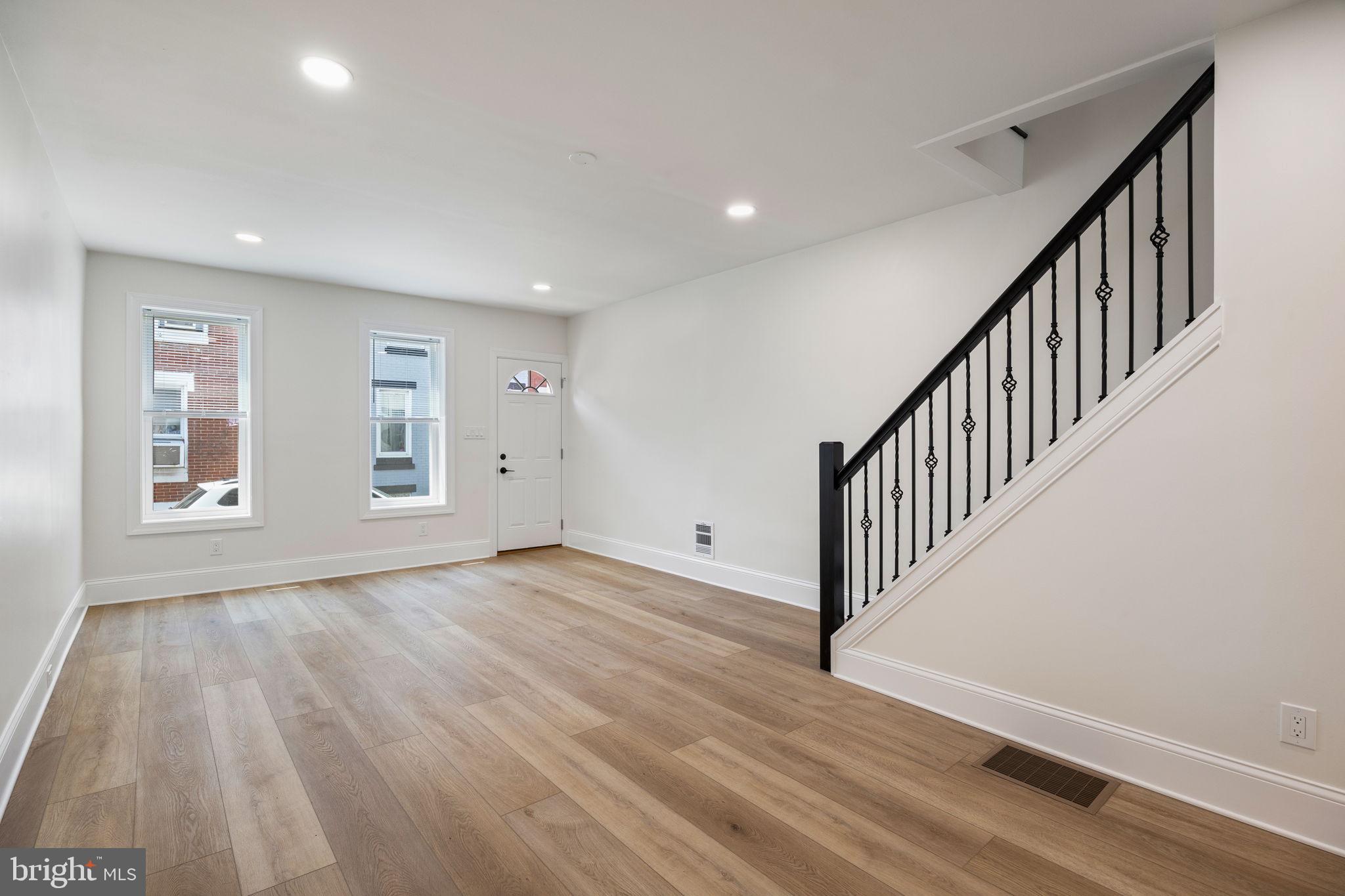 335 DALY STREET
