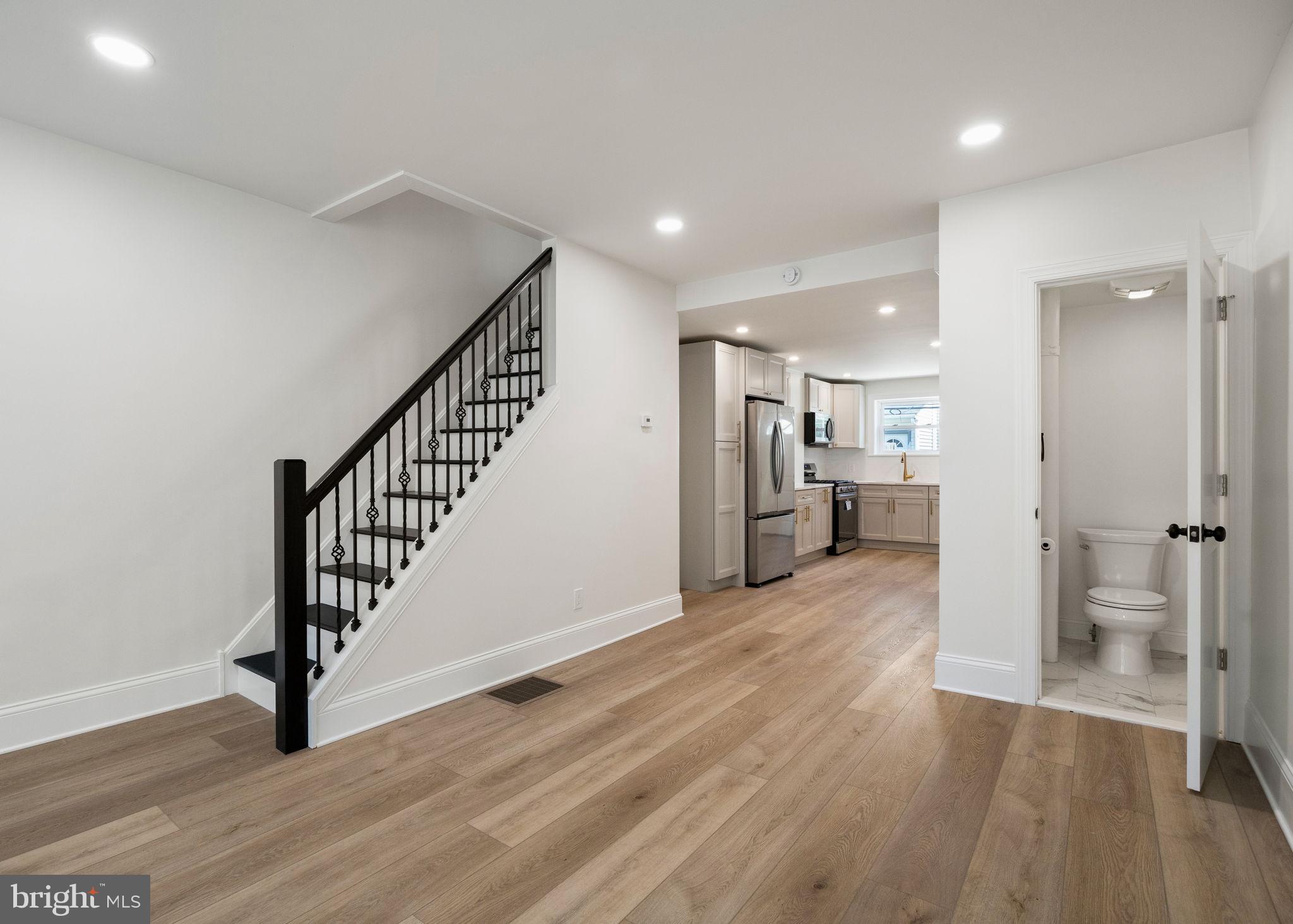 335 DALY STREET