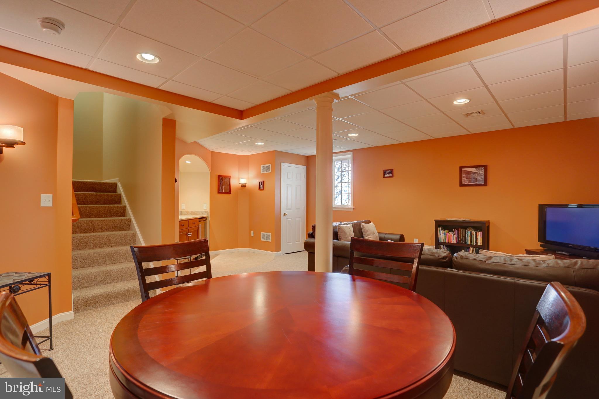 KISSEL HILL COMMONS - Residential