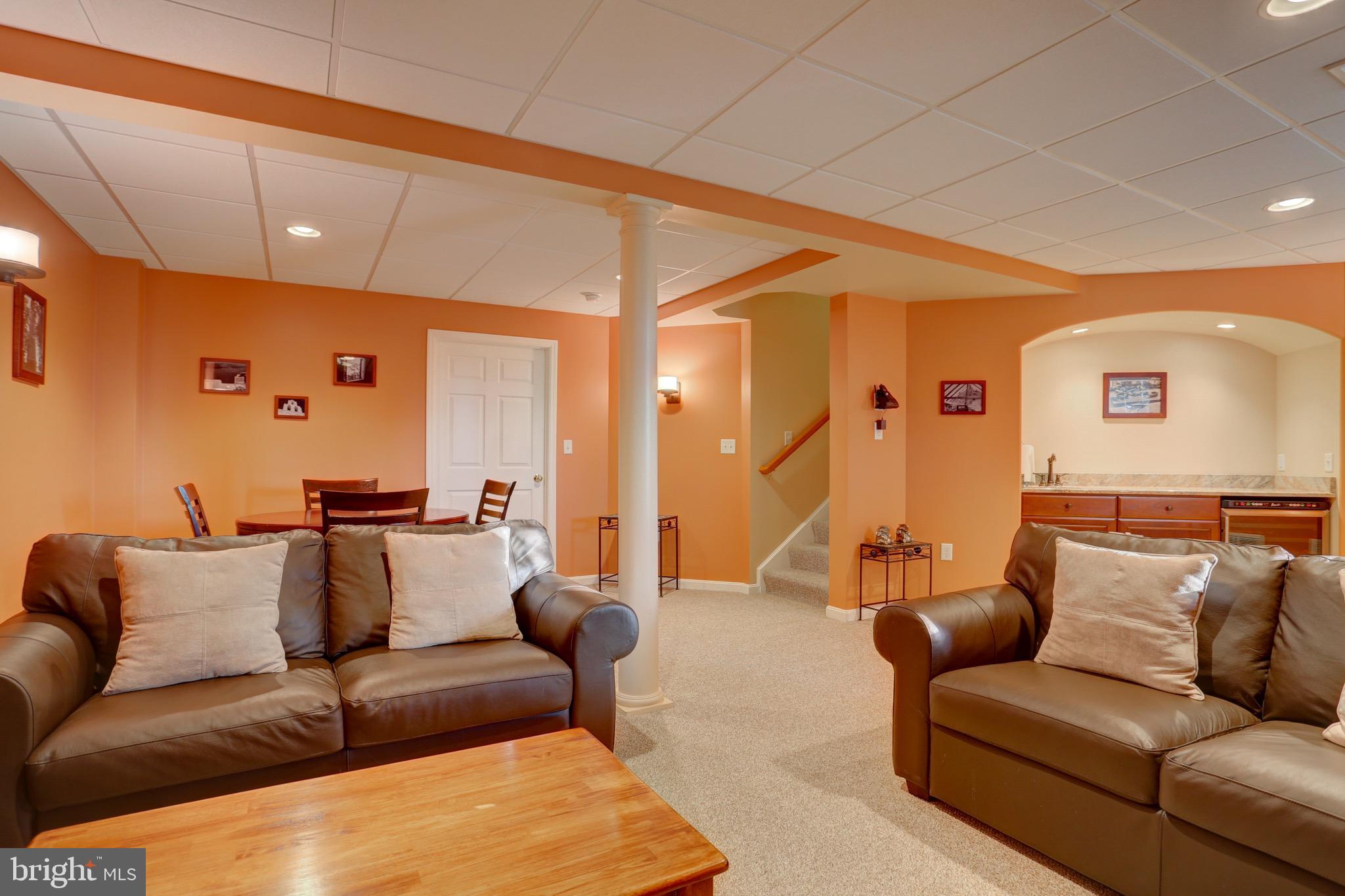KISSEL HILL COMMONS - Residential