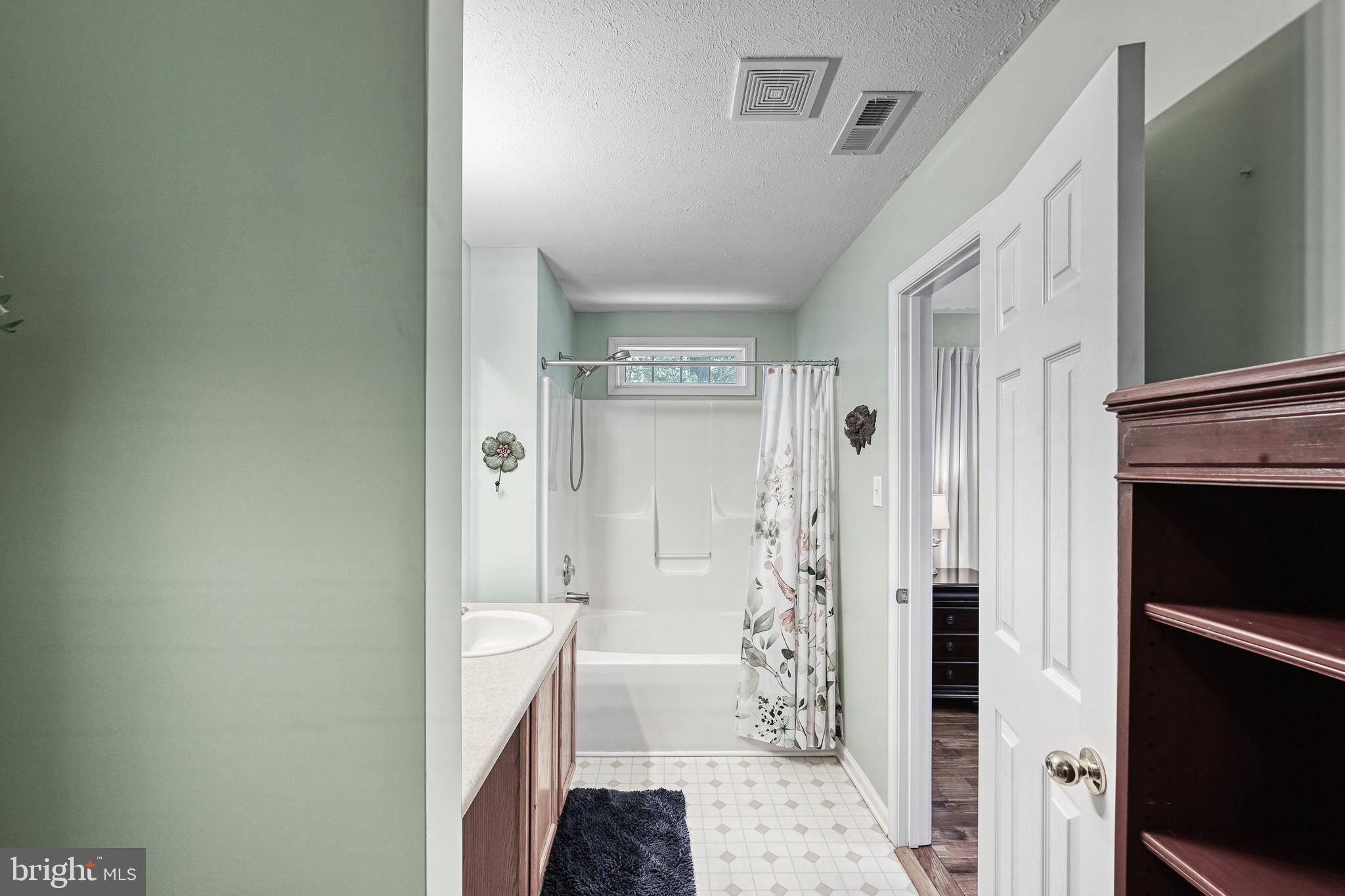 WINDWOOD COVES - Residential