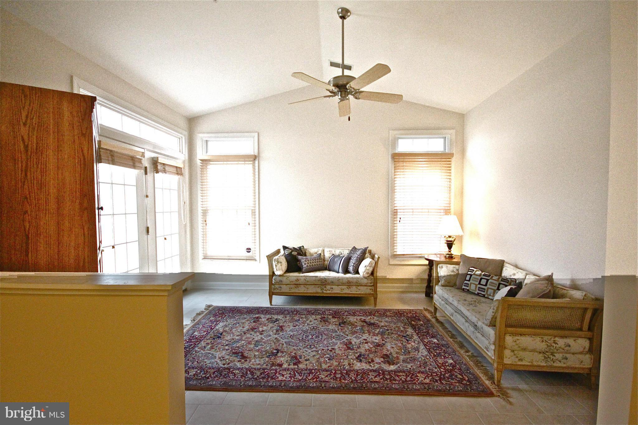 SOUTH RIVER COLONY - Residential