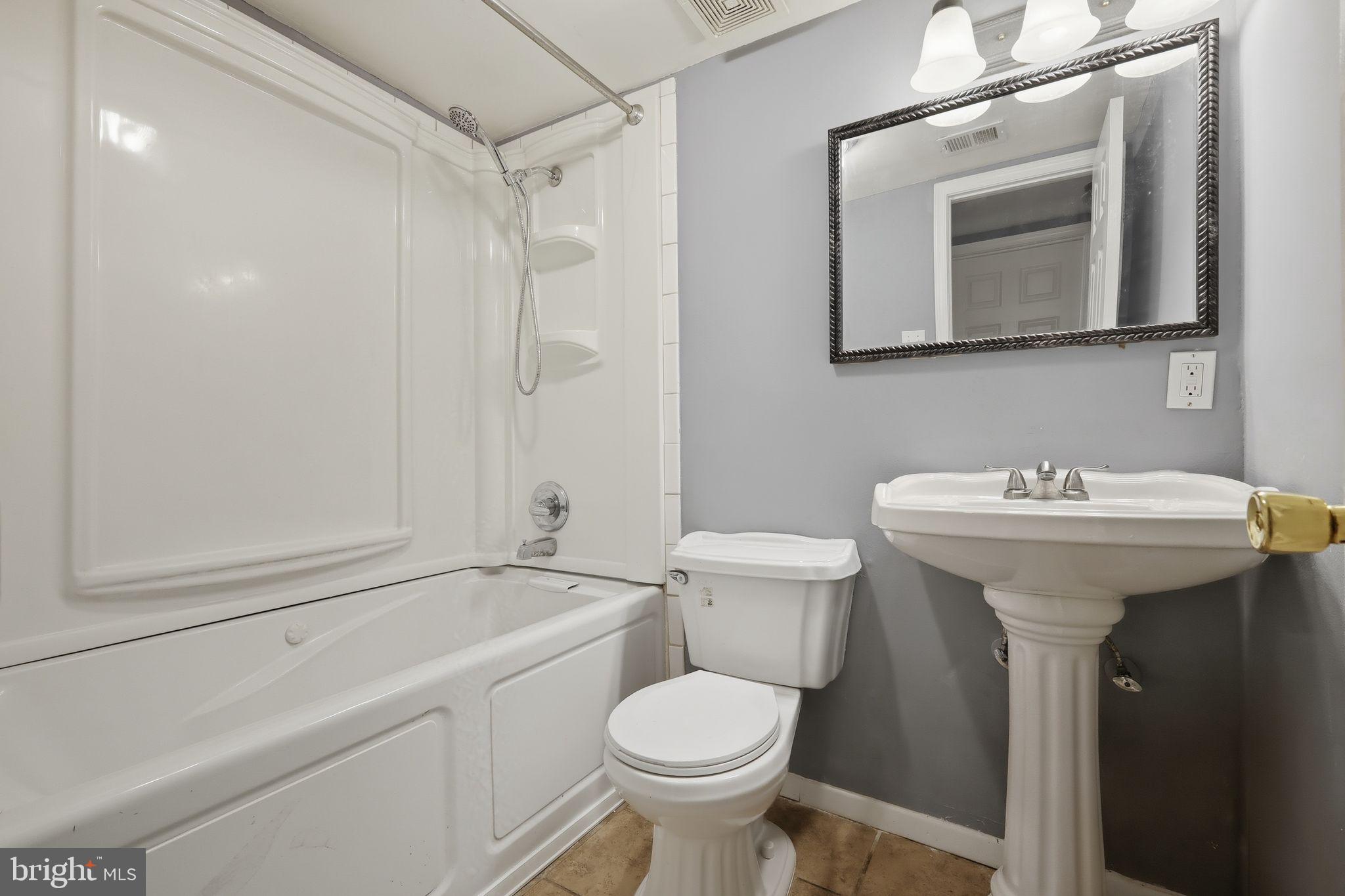 OLD TOWNE VILLAGE CONDOMINIUMS - Residential