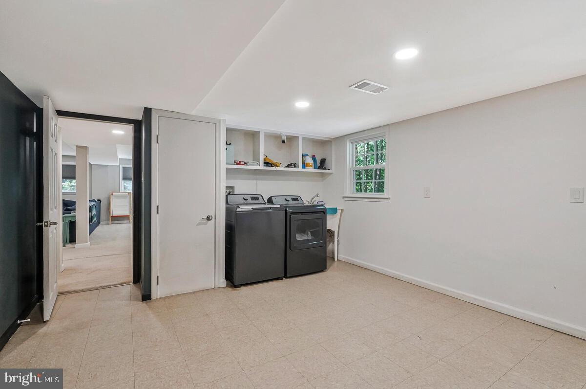 BRYANTOWN HILLS - Residential