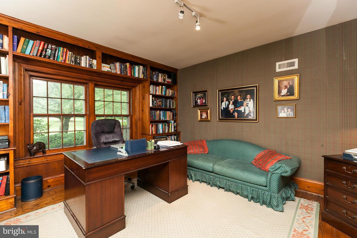 GREENSPRING VALLEY - Residential