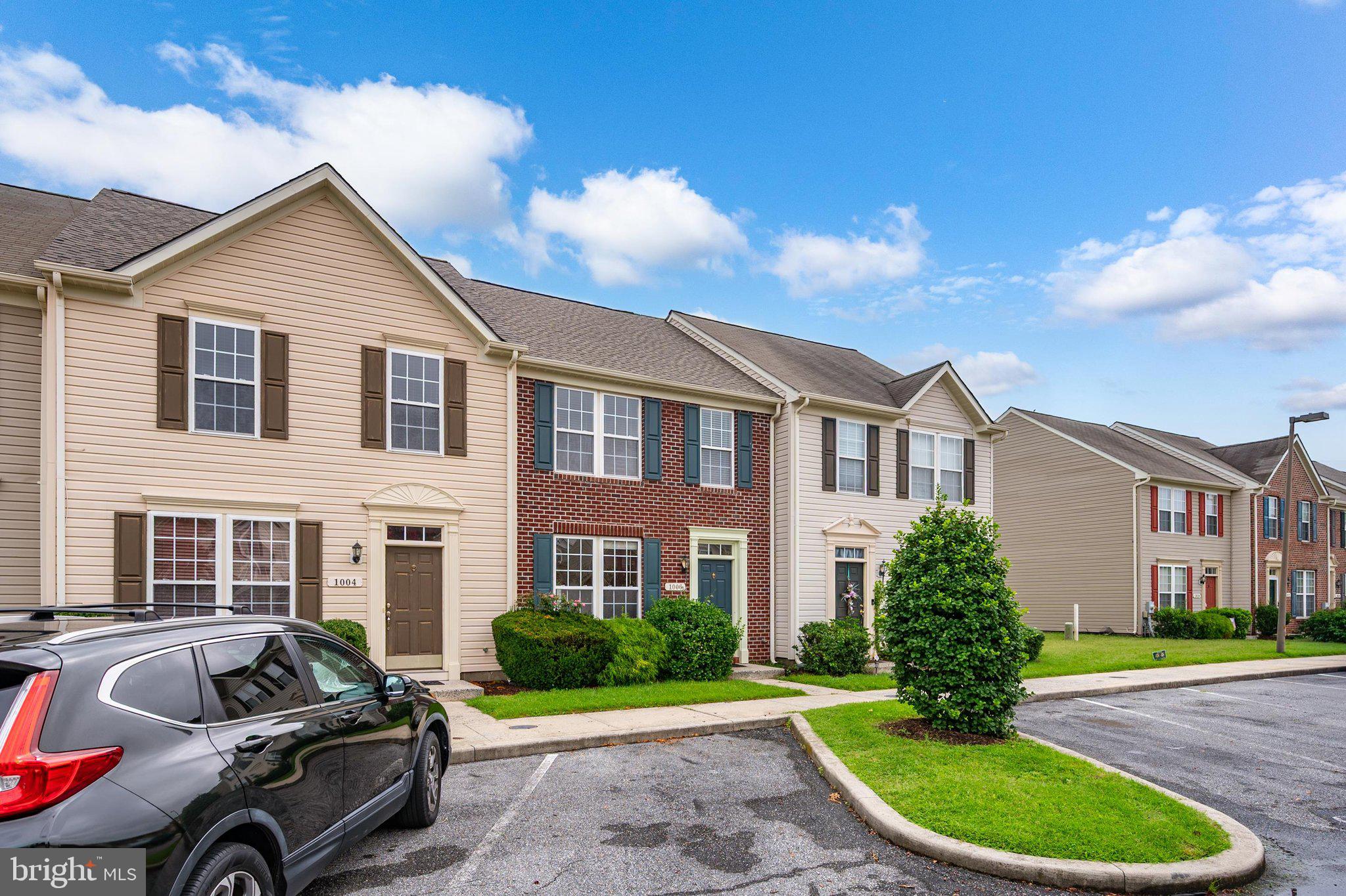 1006 MEADOW VIEW DRIVE