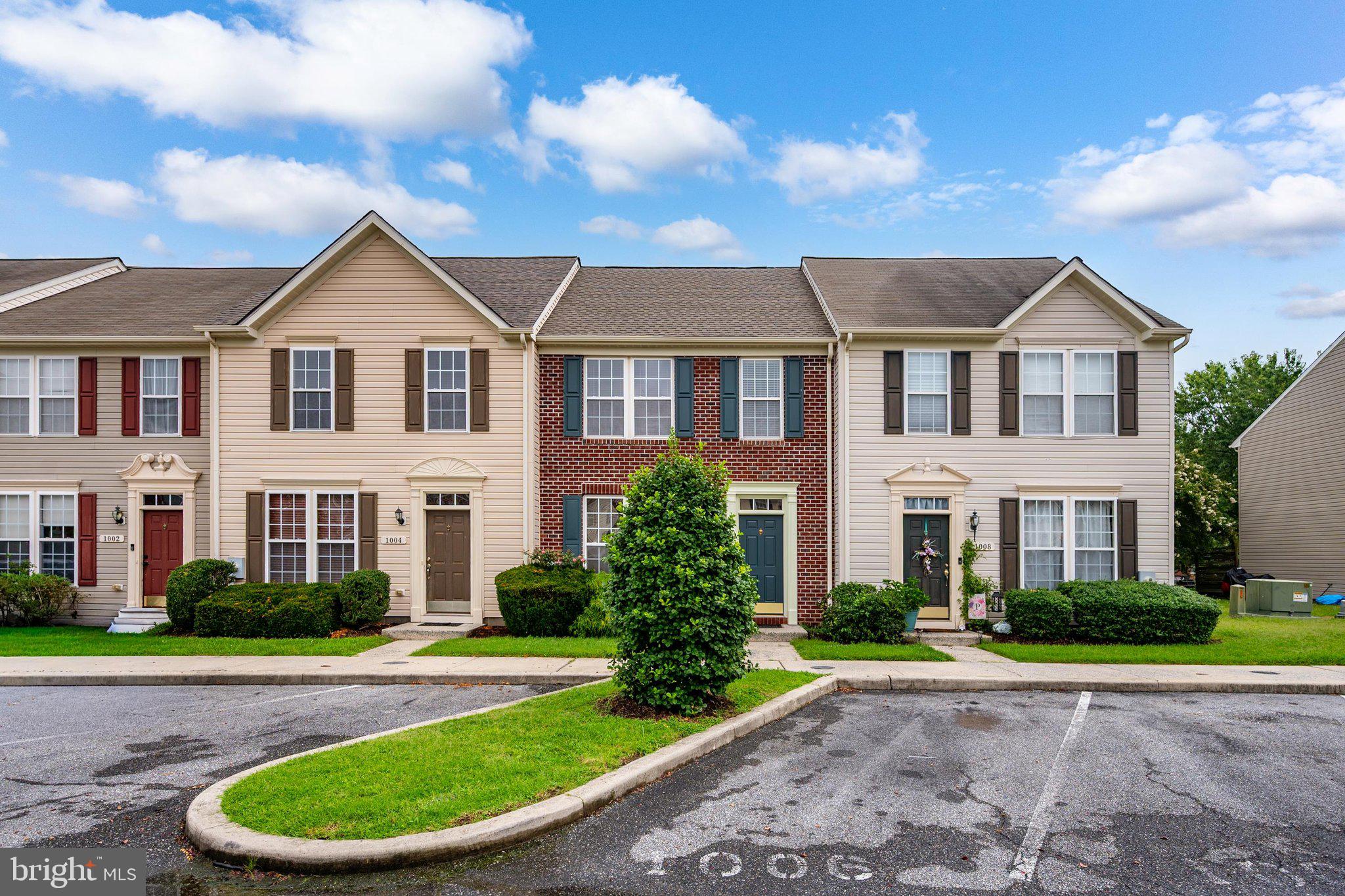 1006 MEADOW VIEW DRIVE