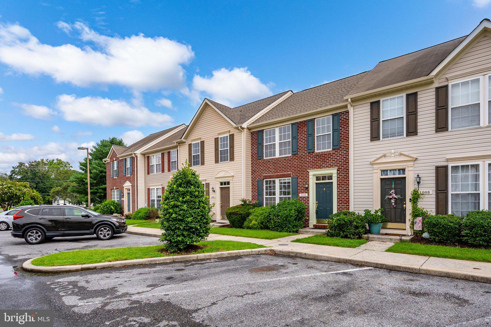 1006 MEADOW VIEW DRIVE