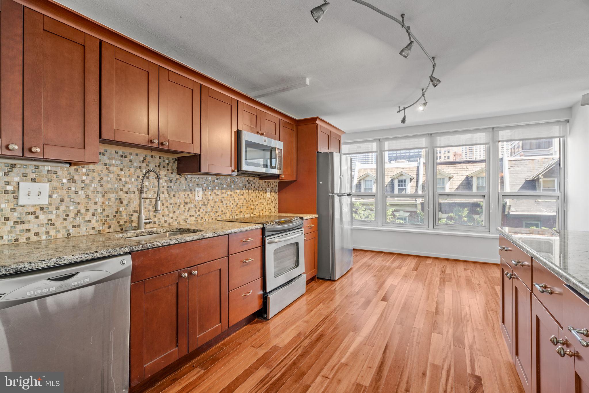 226 W RITTENHOUSE SQUARE 30 416