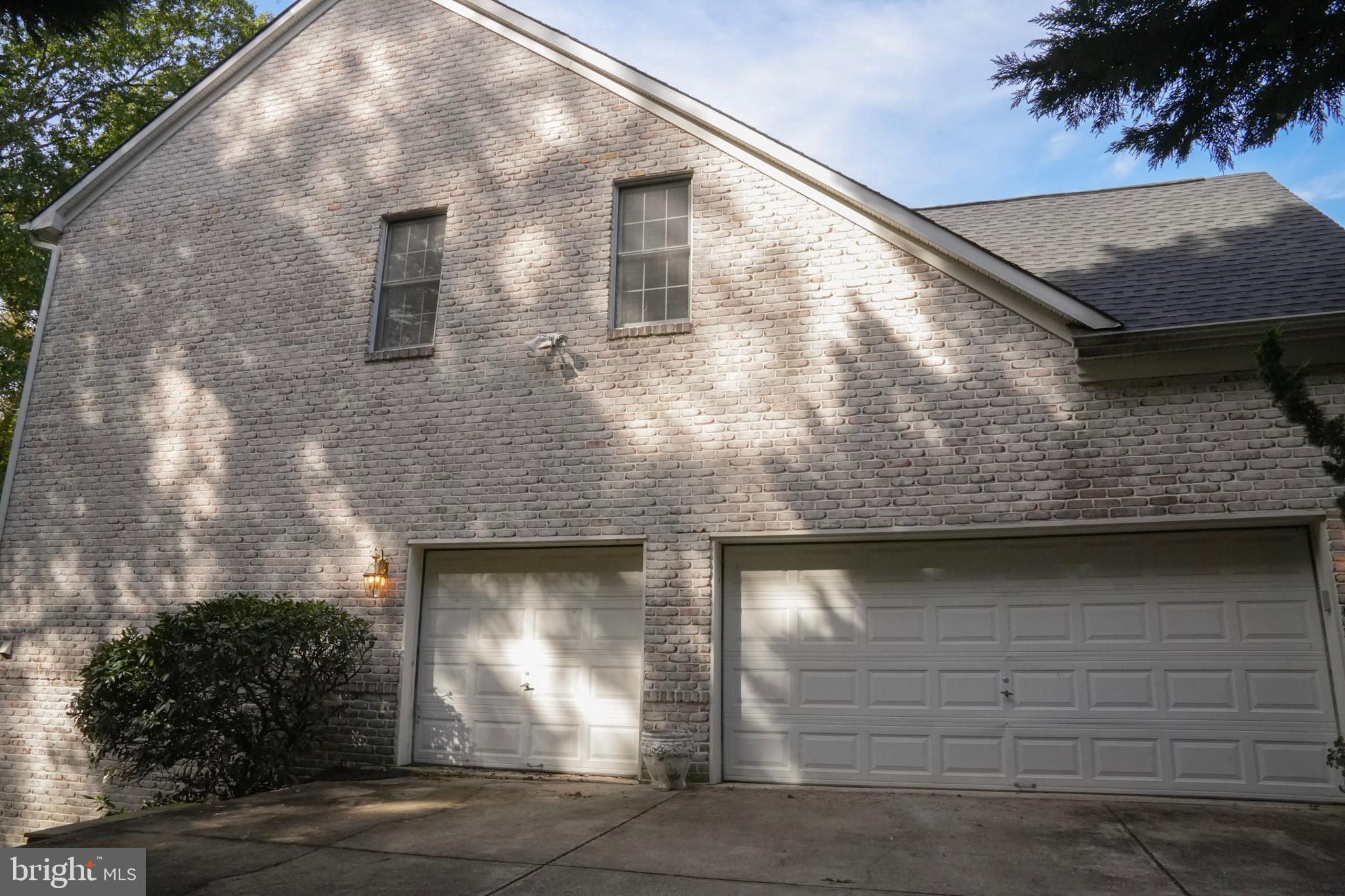 FARMINGTON WOODS - Residential