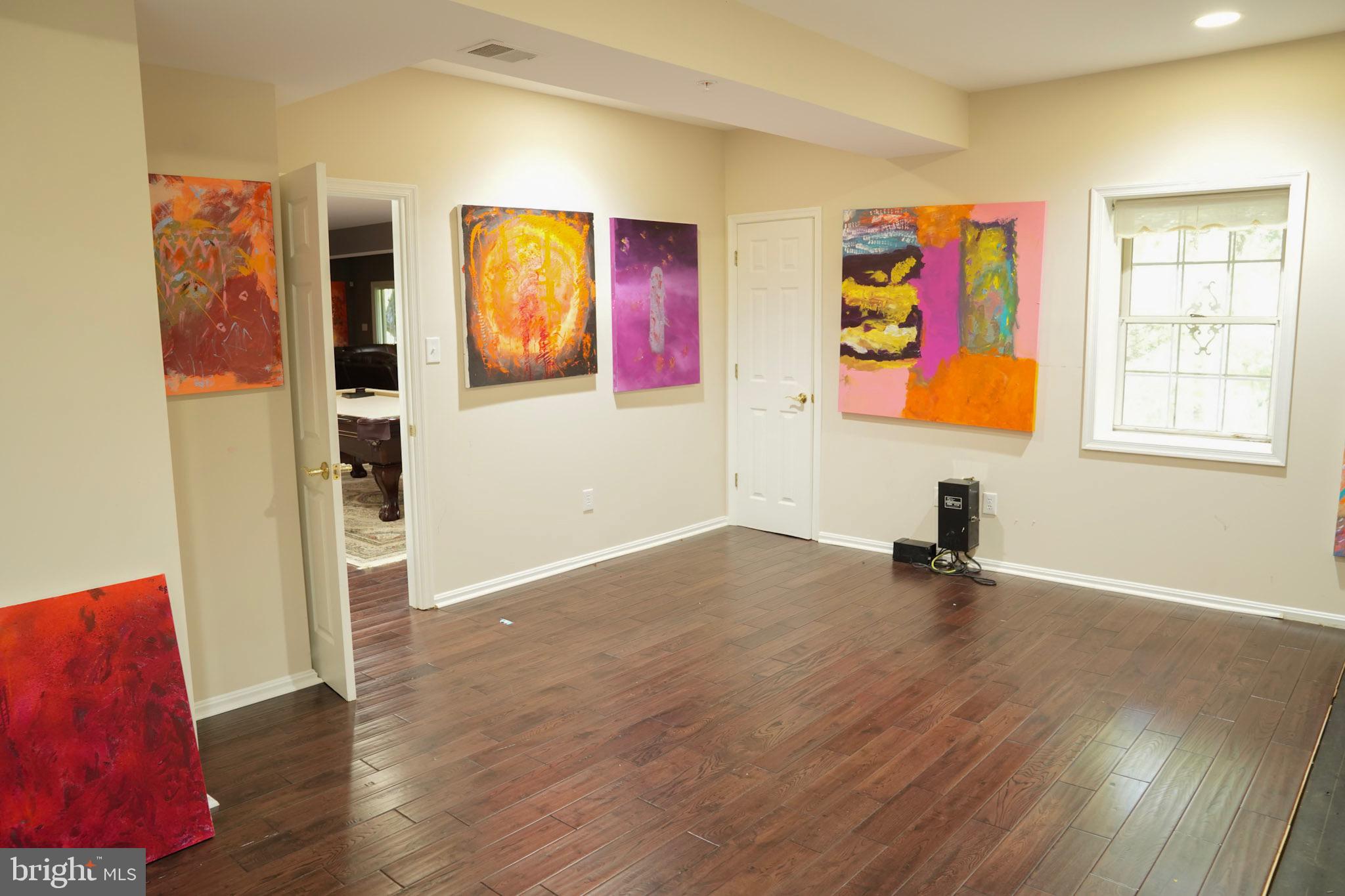 FARMINGTON WOODS - Residential