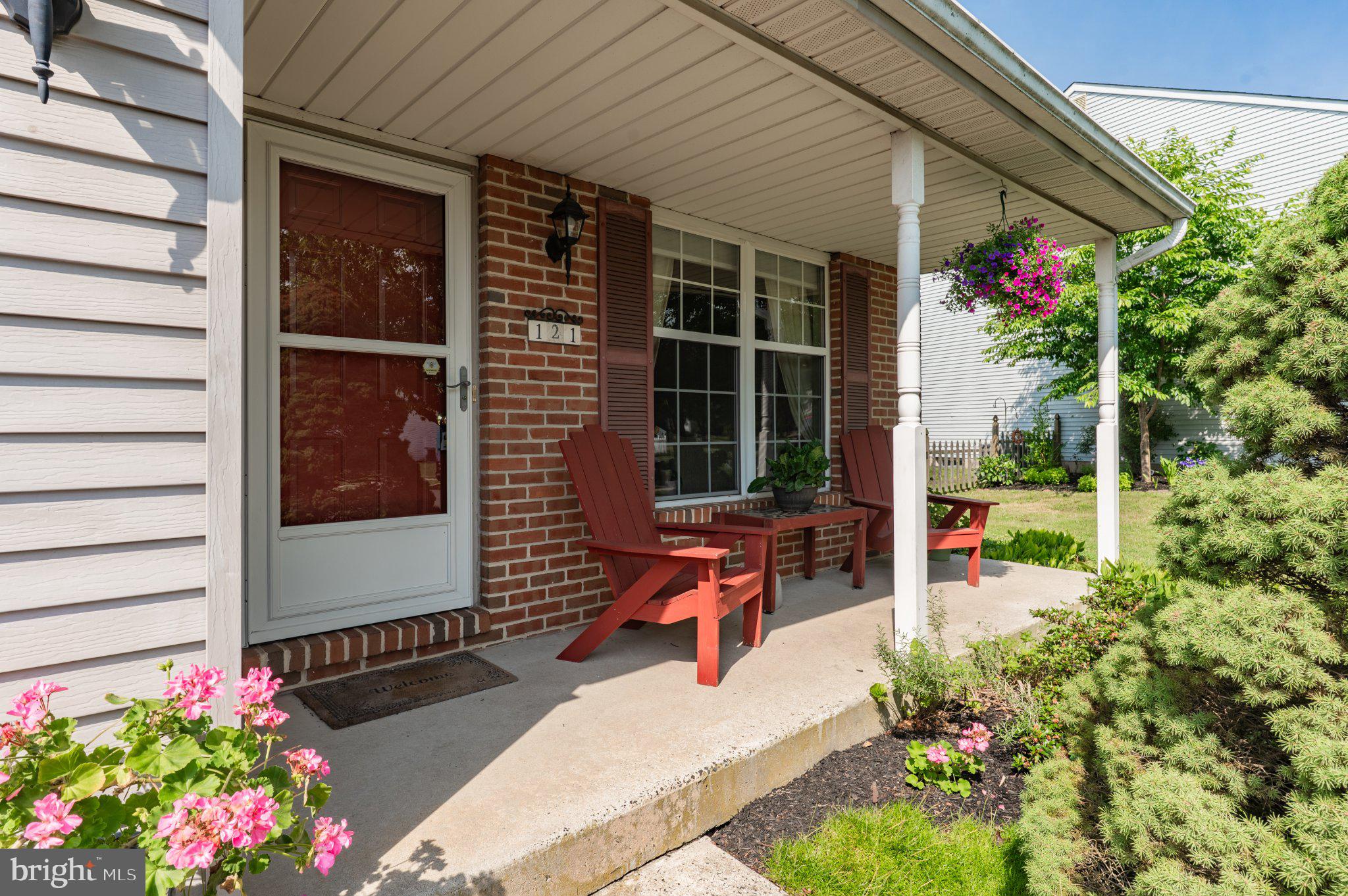 121 WINDING WAY