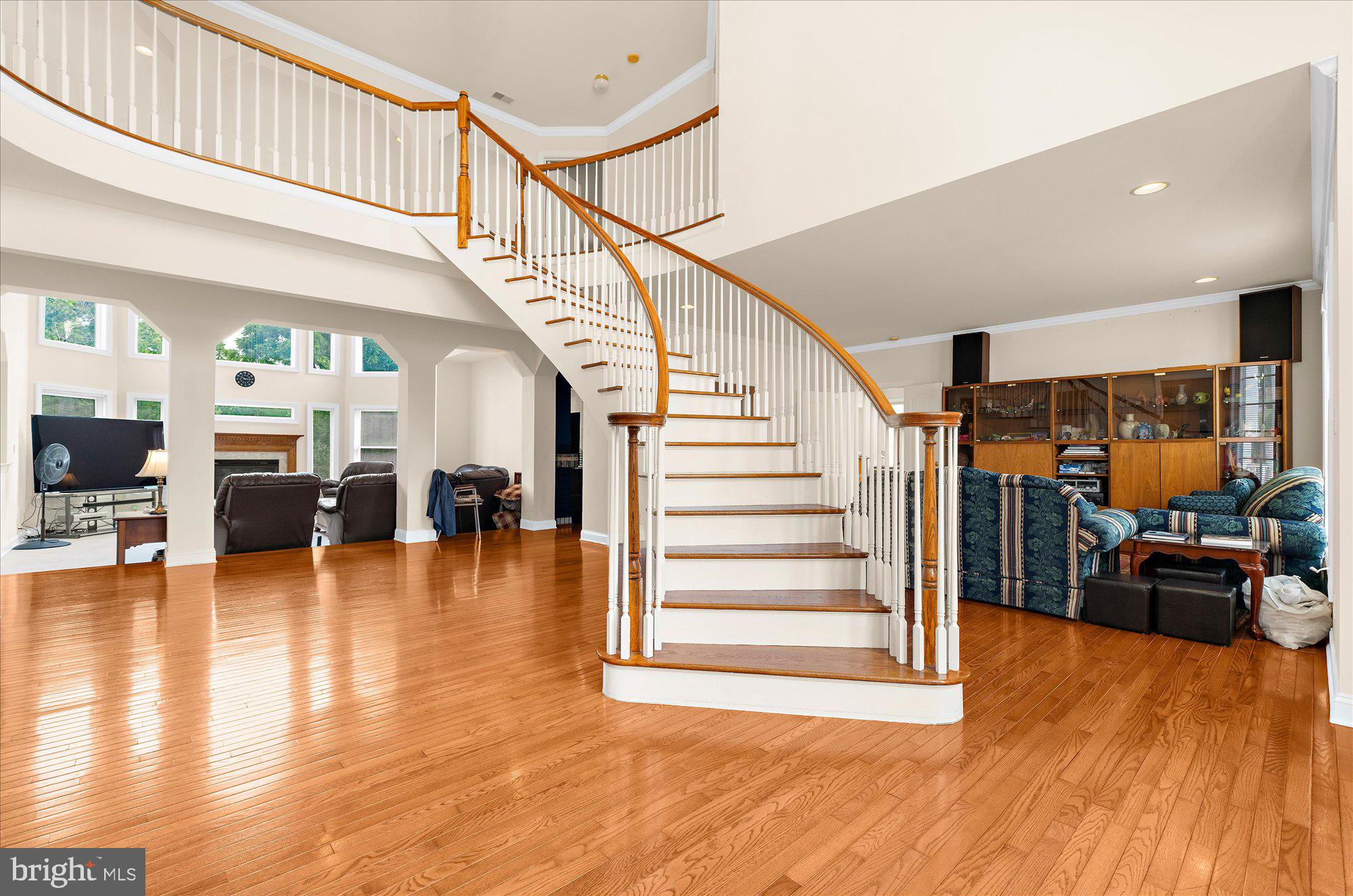 12 MANCHUR COURT