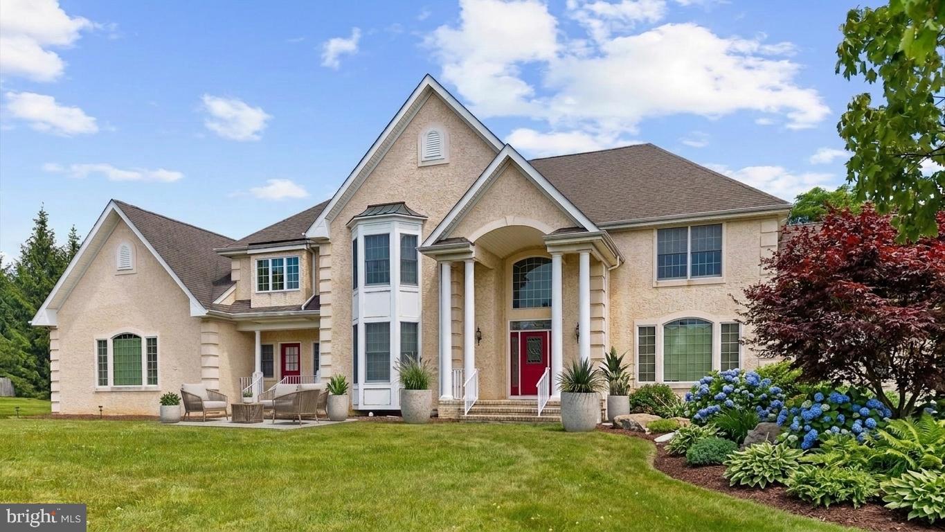 12 MANCHUR COURT