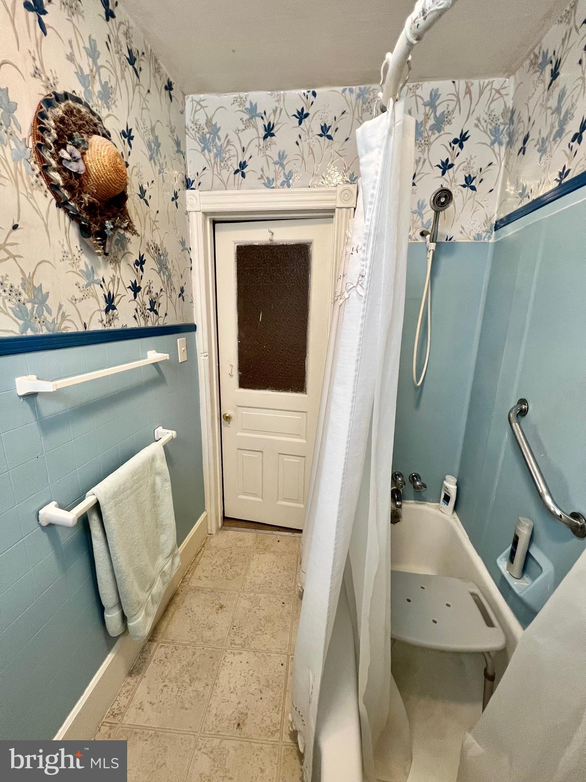 ELMWOOD PARK - Residential