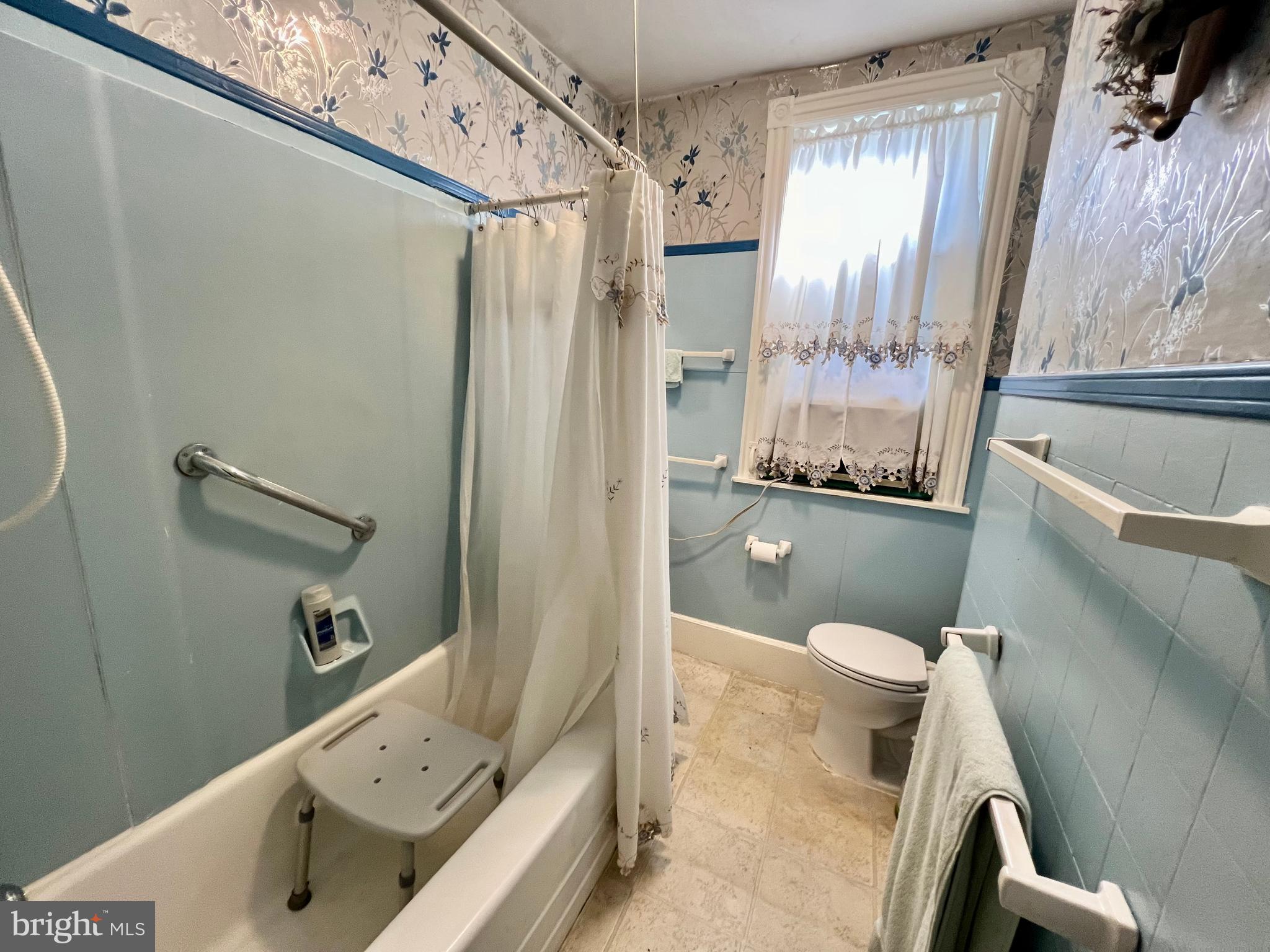 ELMWOOD PARK - Residential