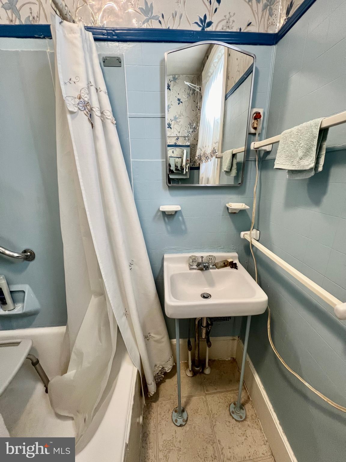 ELMWOOD PARK - Residential