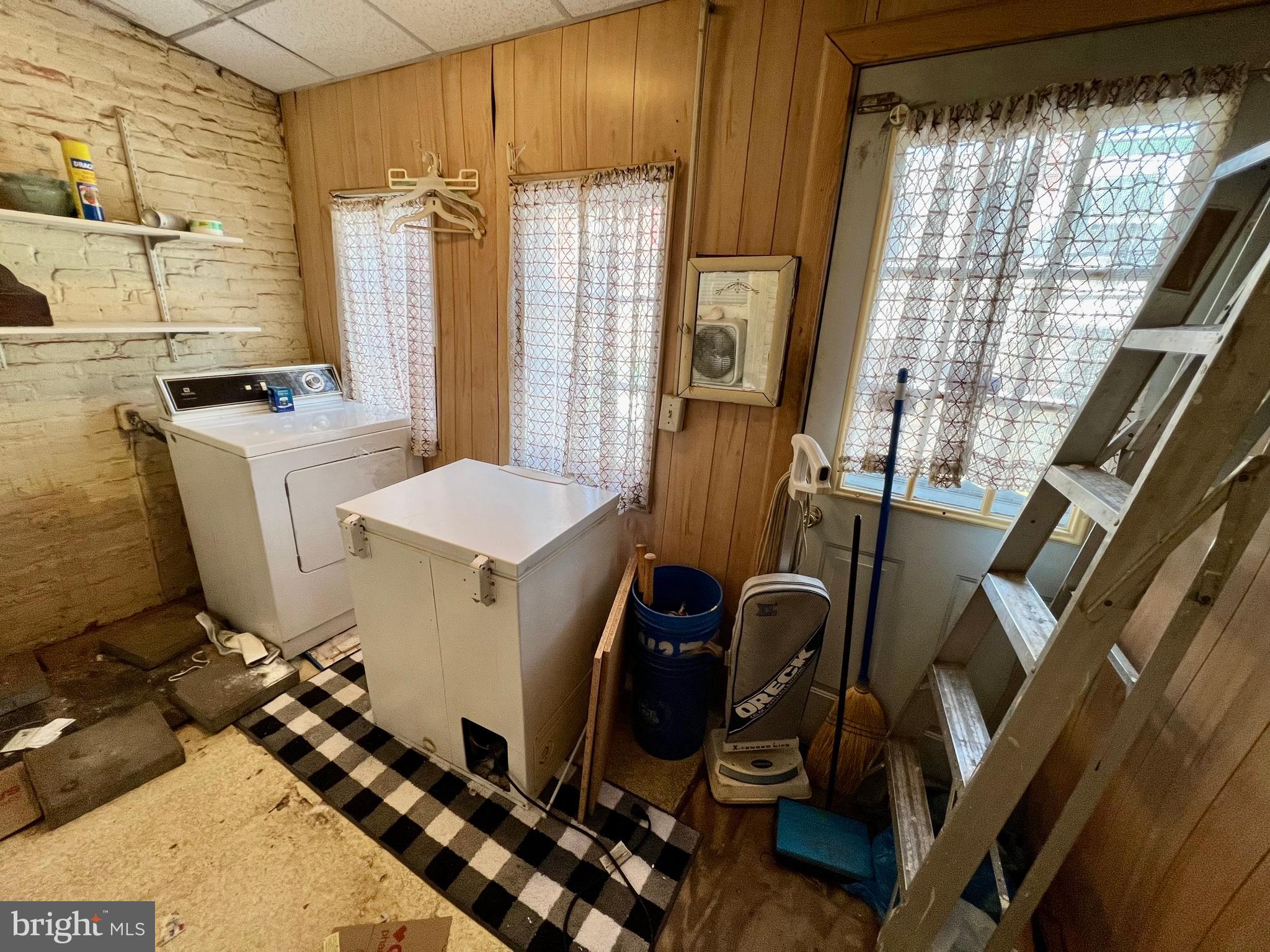 ELMWOOD PARK - Residential