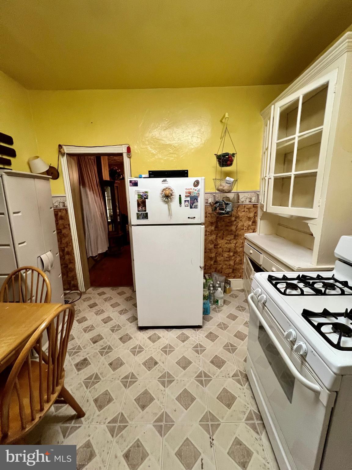 ELMWOOD PARK - Residential