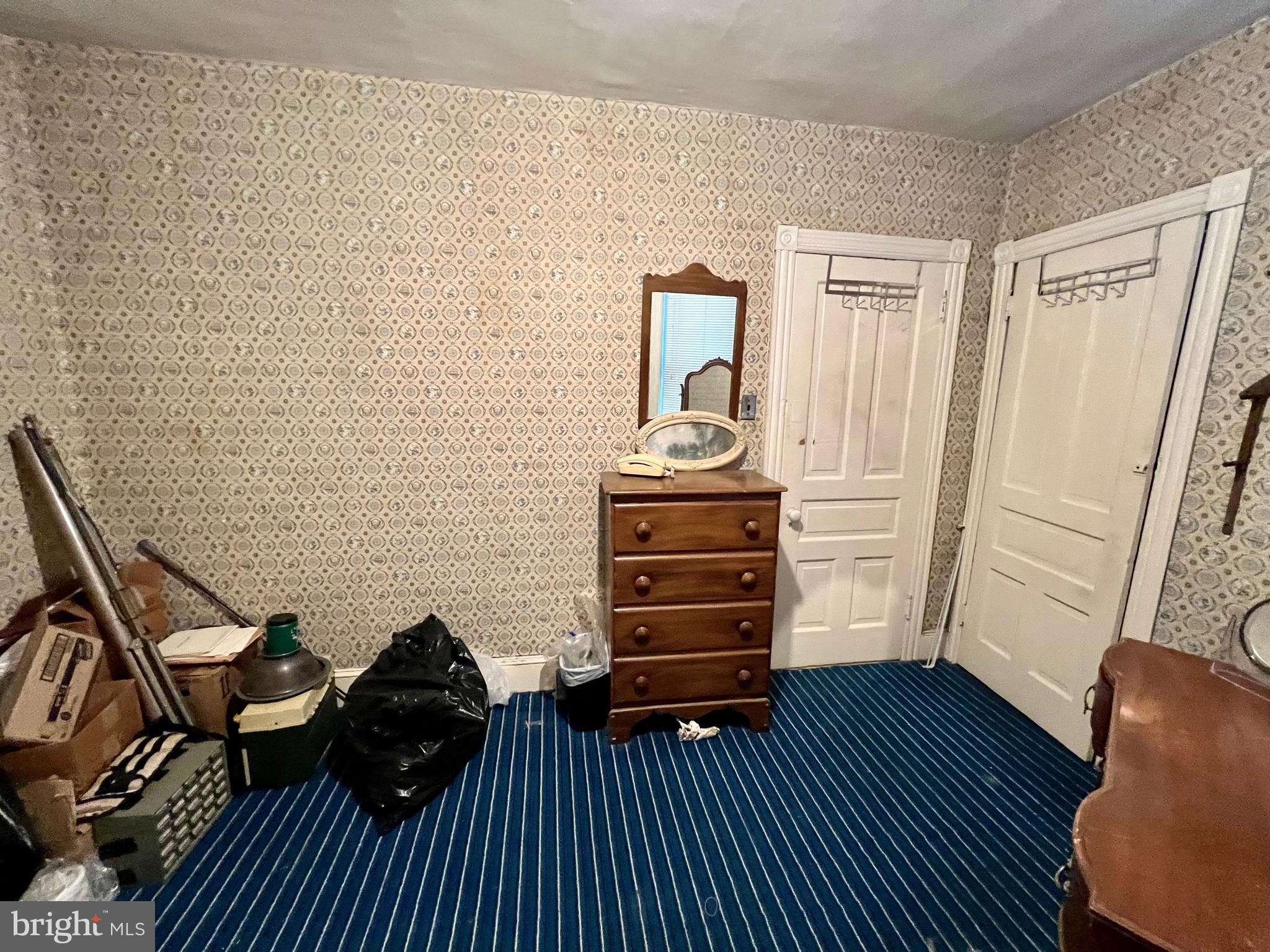 ELMWOOD PARK - Residential