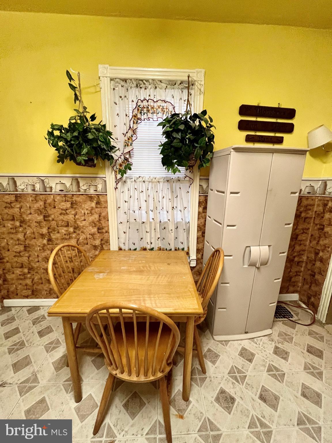 ELMWOOD PARK - Residential