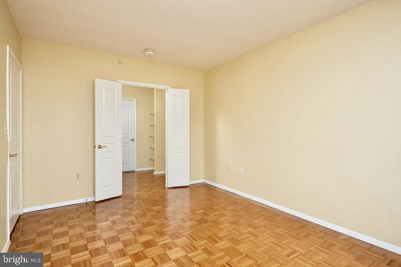 CRESCENT PLAZA - Residential