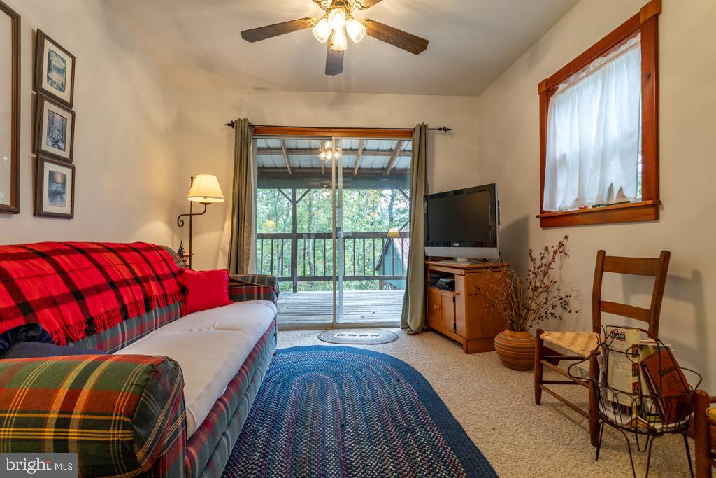 WALNUT BOTTOM HIDEAWAY - Residential