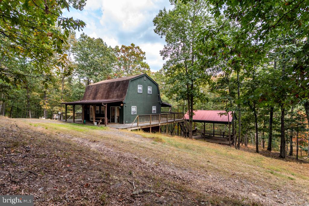 WALNUT BOTTOM HIDEAWAY - Residential