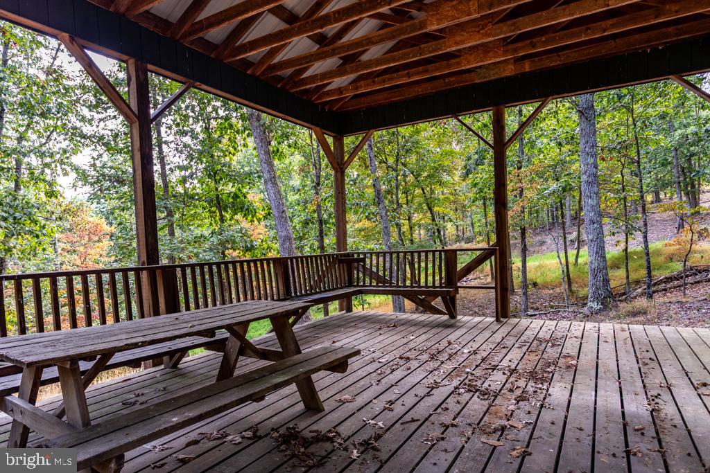 WALNUT BOTTOM HIDEAWAY - Residential