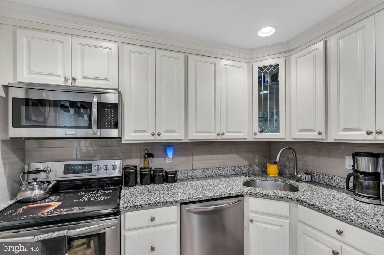 402 SILVER COURT
