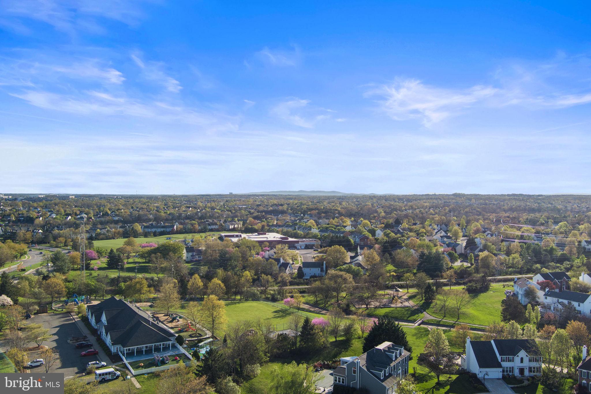 ASHBURN VILLAGE - Residential