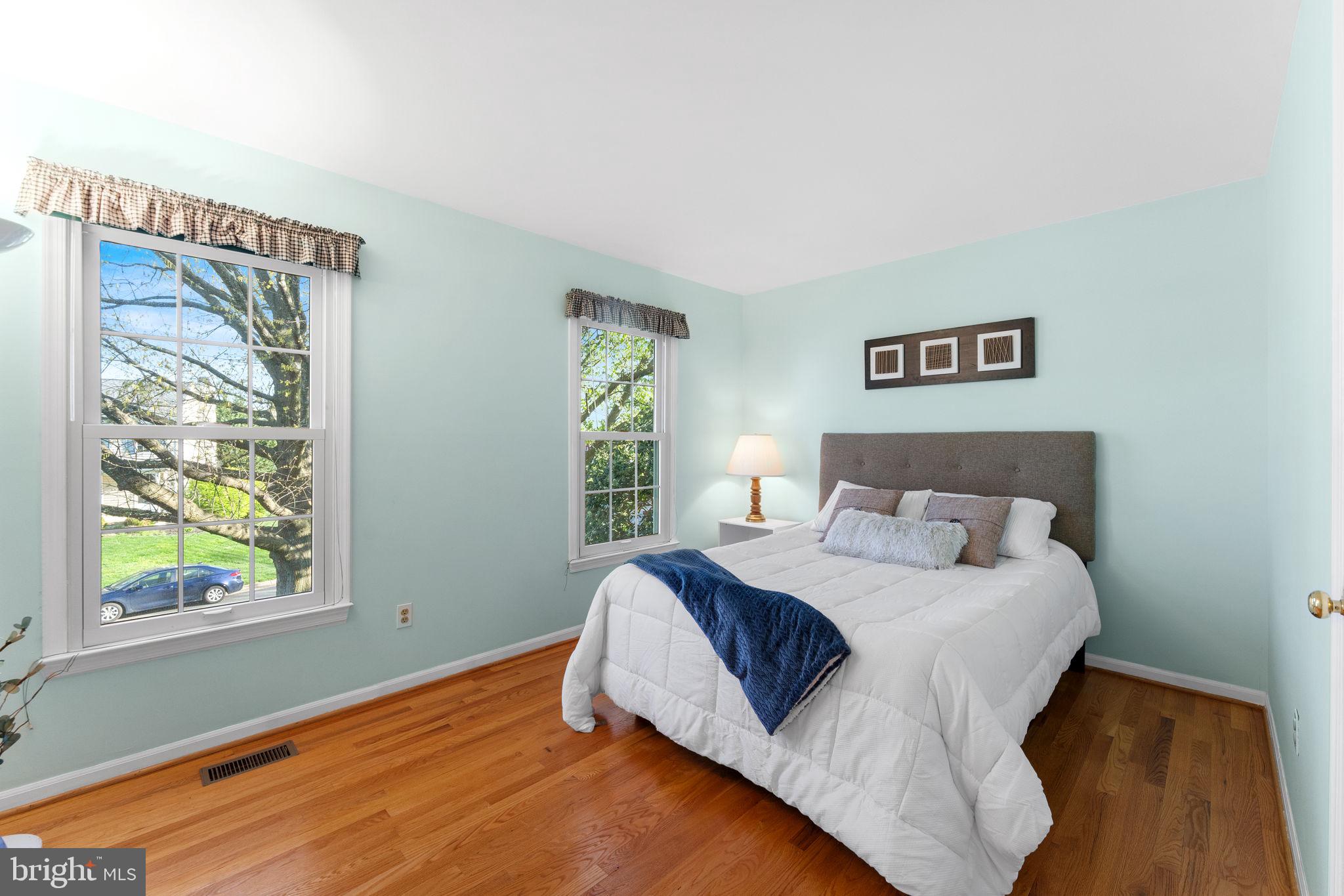 ASHBURN VILLAGE - Residential