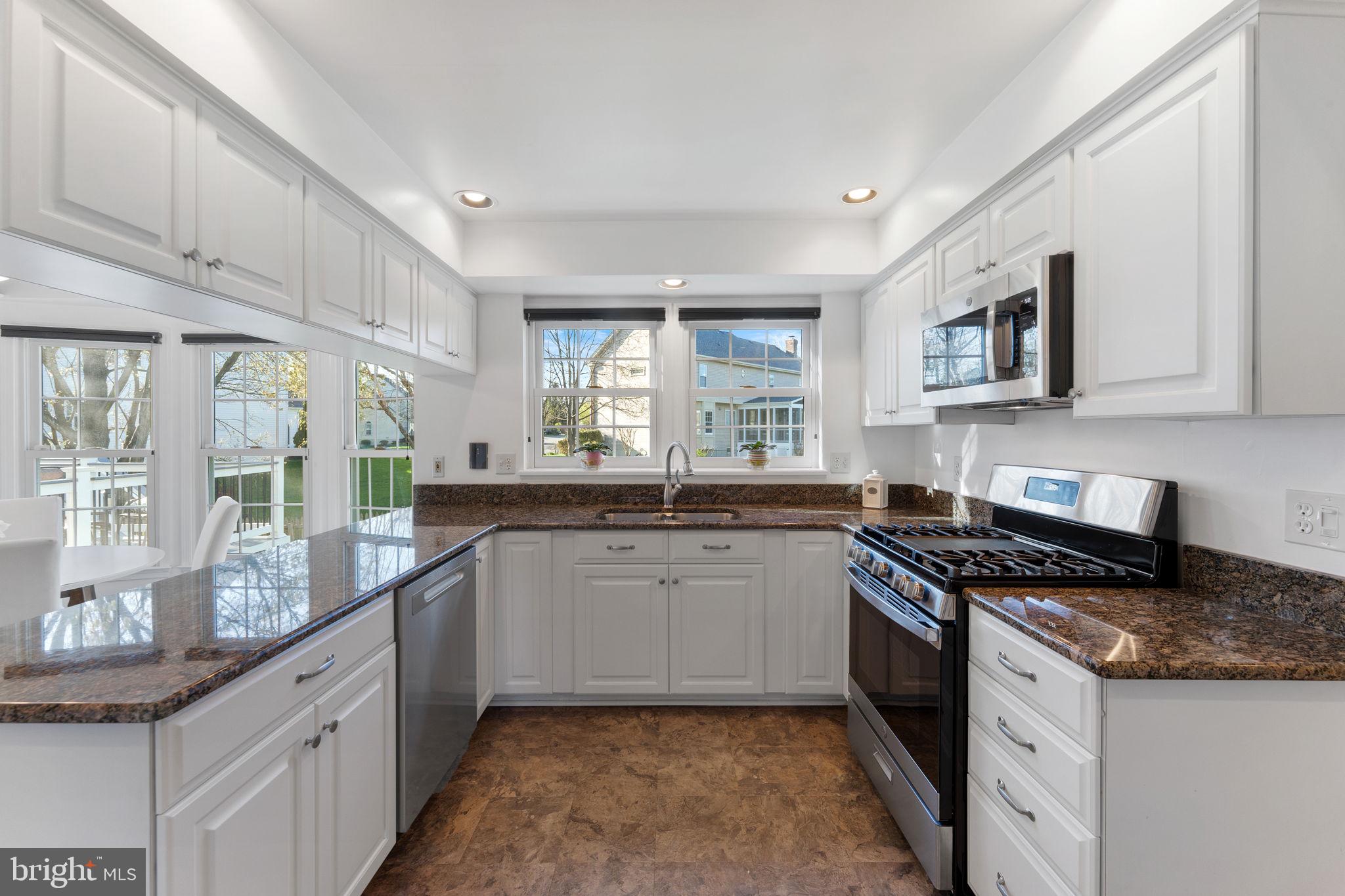 ASHBURN VILLAGE - Residential