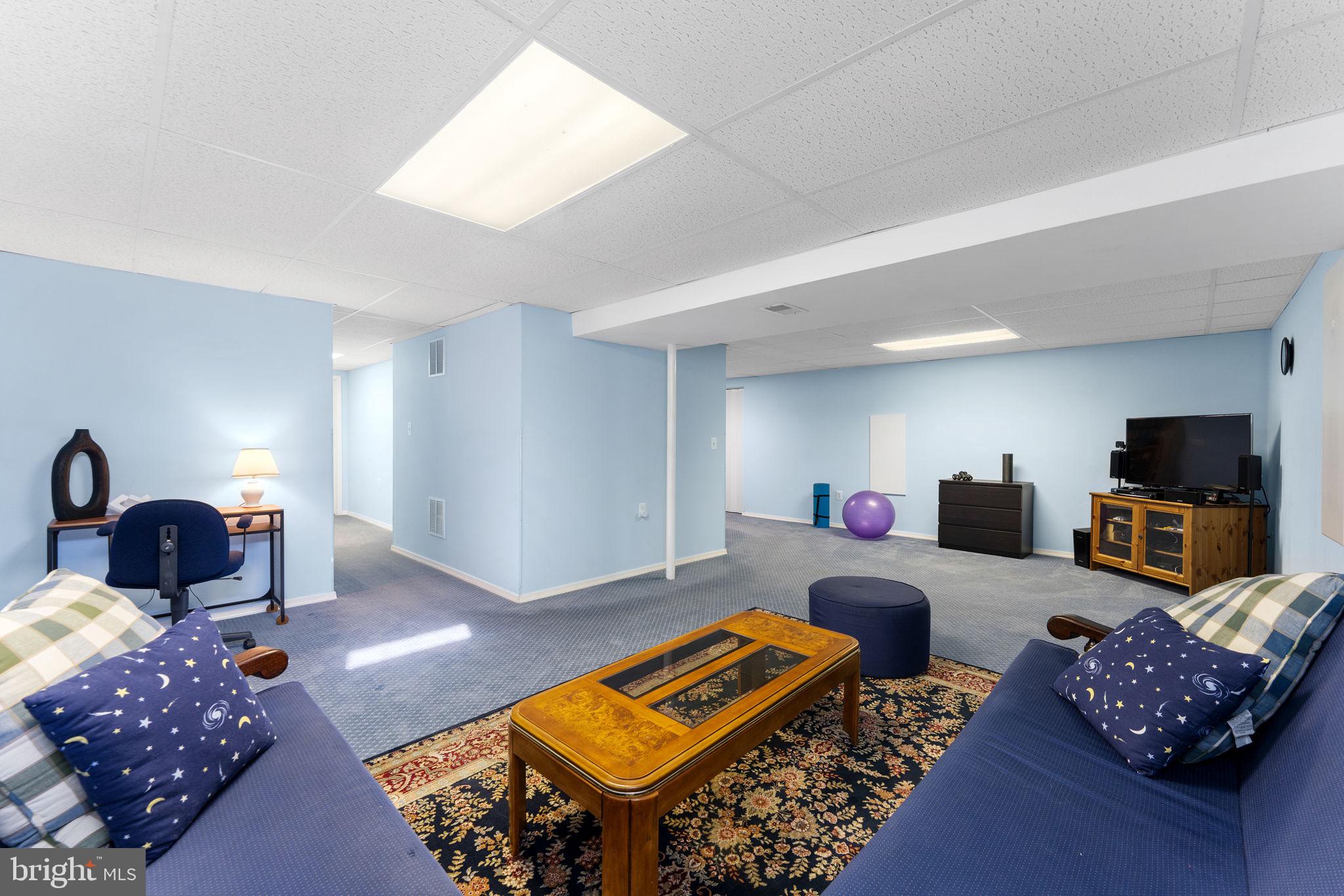 ASHBURN VILLAGE - Residential