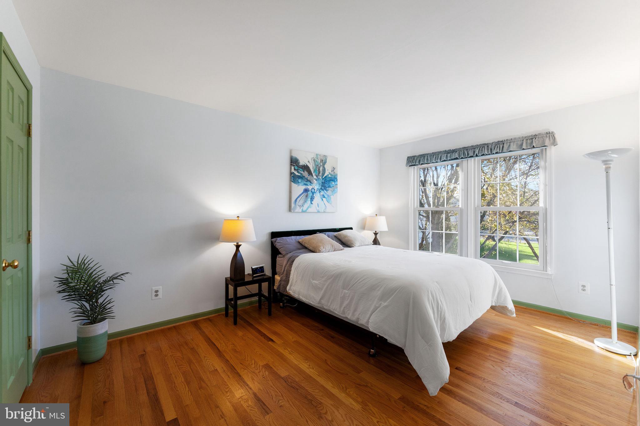 ASHBURN VILLAGE - Residential