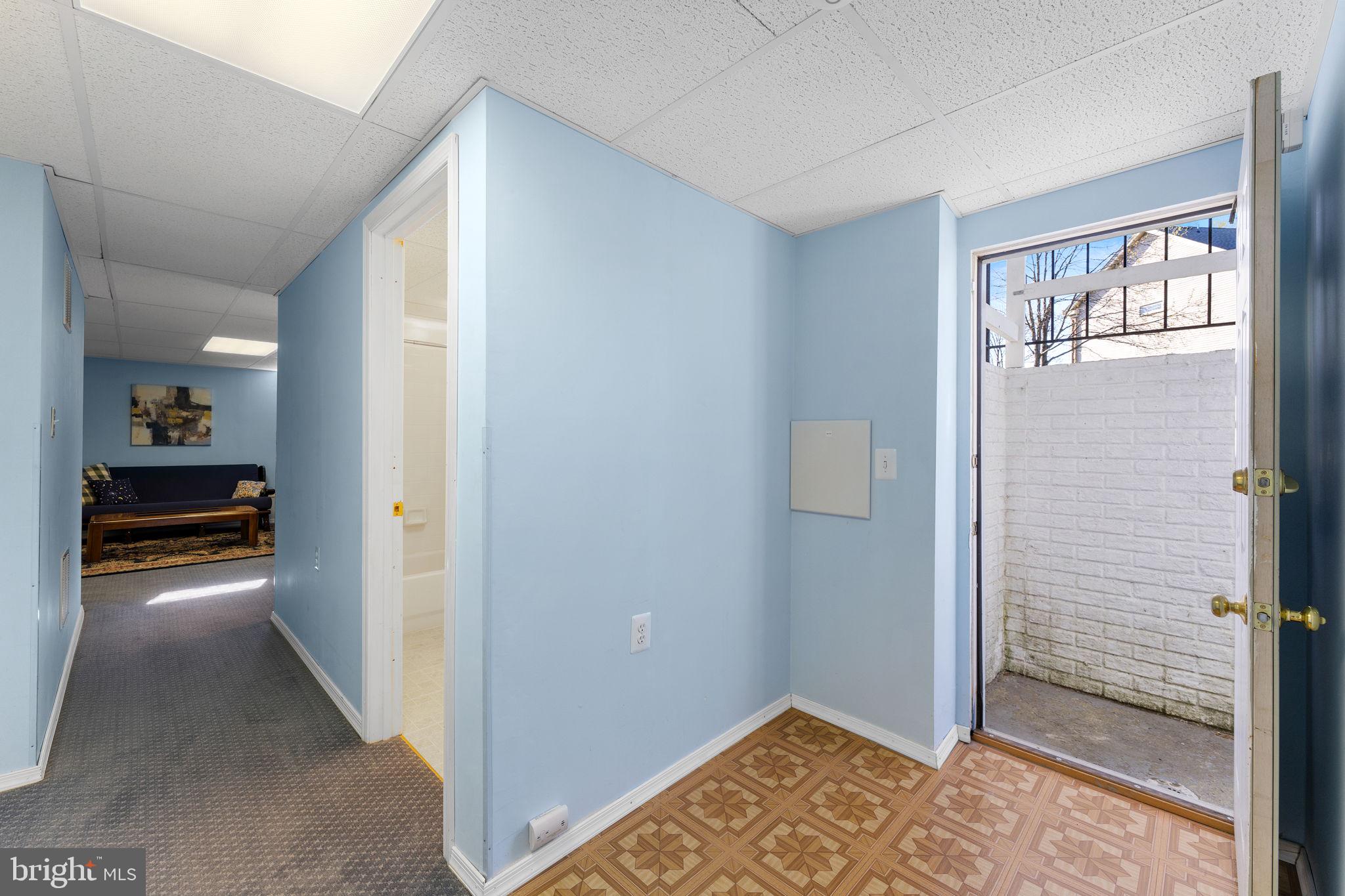 ASHBURN VILLAGE - Residential